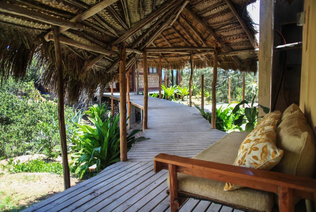 Tofinho Beach House Apartments Іньямбане Екстер'єр фото
